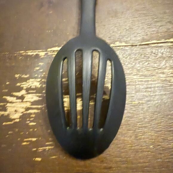 KitchenAid Slotted Spoon Silicone Black - Picture 4 of 5